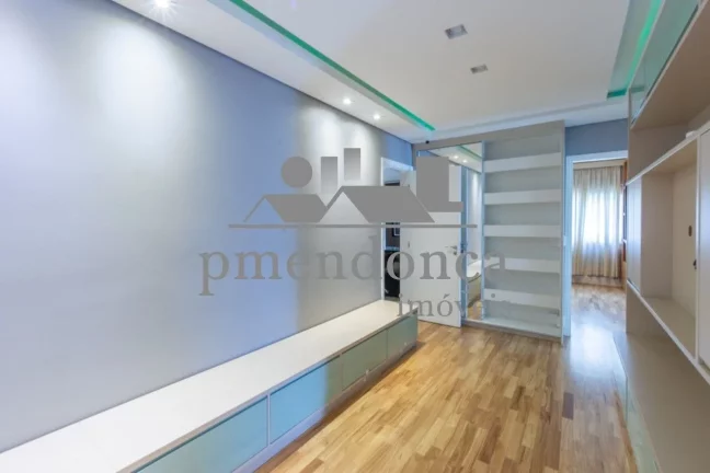 Imagem Apartamento luxuoso com 3 sui­tes e 4 vagas, 250m²
