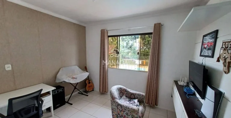 Imagem Linda Casa com Piscina e Acesso Privativo para o Rio – Barra Velha/SC