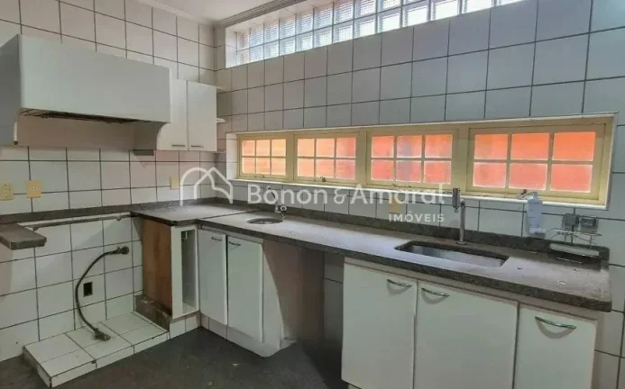 Imagem Casa à Venda no Jardim Sorirama (bolsão) - Sousas, Campinas/SP

Com arquitetura charmosa e espaço...
