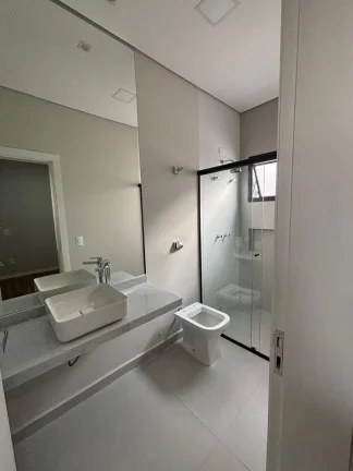 Imagem Casa de Condomínio com 3 Quartos e 3 banheiros à Venda, 197 m² por R$ 1.780.000