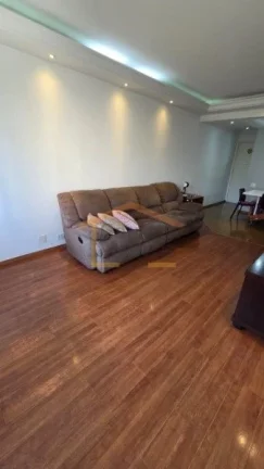 Imagem Apartamento com 80m², 3 dormitórios, sendo 1 suite, armários nos dormitórios, sala para dois amb...