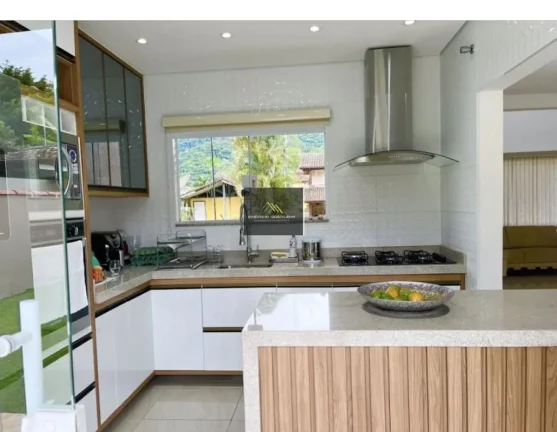 Imagem Casa em Condomínio para Venda em Ubatuba / SP no bairro Horto Florestal