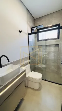 Imagem Design e Espaço: Residência com Pé Direito Alto e Ambientes Integrados no Condomínio Real Park, Sumaré/SP.