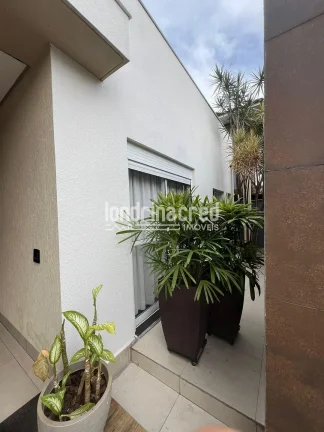 Imagem Casa Térrea de Alto Padrão no Condomínio Pitanguá em Londrina, 3 Suítes, 279m² Construídos, Lazer Completo e Localização Privilegiada Próx. Catuaí