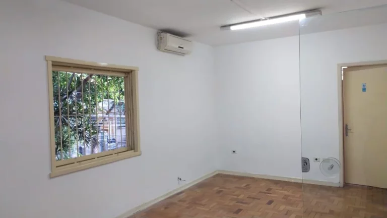 Imagem Sobrado Comercial de Alto Padrão no Butantã: 3 Quartos, 1 Suite, 5 Banheiros, 8 Vagas de Garagem, 300m² - São Paulo-SP