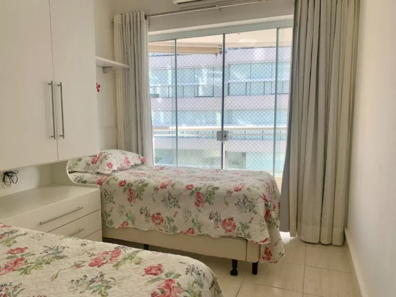 Imagem Apartamento na Riviera Módulo 07: 3 suítes, 2 salas, 2 vagas. Pé na areia em Riviera de São Lourenço. Aproveite essa oportunidade!