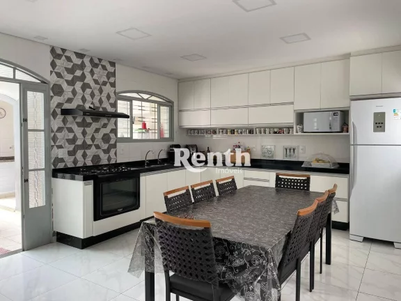 Imagem Casa com 3 dormitórios (2 suítes), por R$ 850.000 - Santana - Rio Claro/SP
