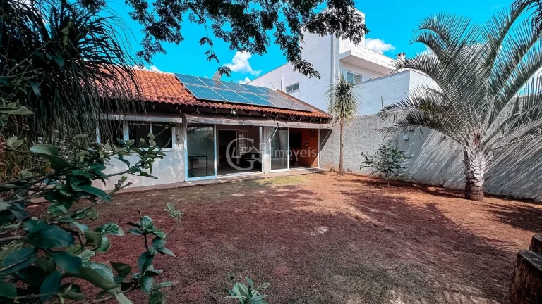 Imagem Imperdível: Casa à venda em Campo Grande-MS no Carandá Bosque II! 3 quartos, 2 suítes, 3 salas, 4 banheiros, 2 vagas, 180,41 m².