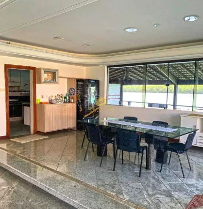 Imagem Casa de Luxo Exclusiva com Marina Privativa no Canal de Guarapari
Descubra esta residência de alto ...