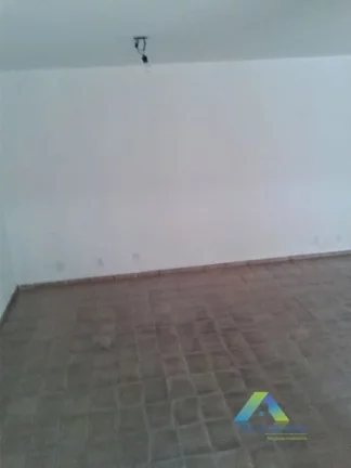 Imagem SANTO ANDRE Excelente casa com Salão comercial 268 metros, 5 dormitórios, salão comercial 1vaga ótima localização, e valor !!!