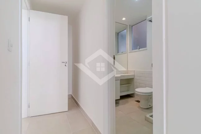 Imagem Apartamento Reformado e Mobiliado com Vista Mar em Copacabana - 3 Quartos