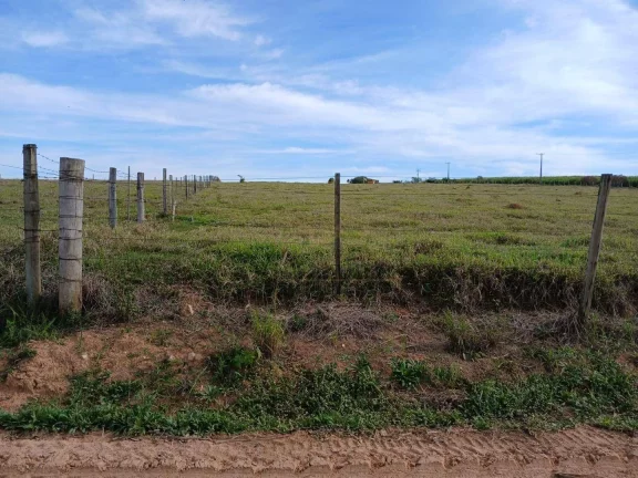 Imagem Sítio com 2 dormitórios à venda, 36000 m² por R$ 530.000,00 - Congonhal - Tatuí/SP