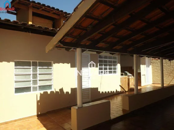 Imagem Casa com 4 dormitórios à venda, 222 m² por R$ 450.000,00 - Setor Central - Itumbiara/GO