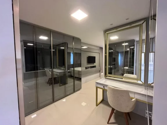 Imagem Apartamento à venda, com 4 quartos, 220m²