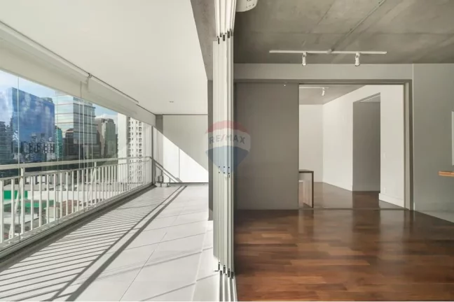 Imagem Apartamento á venda com 90 m², 1 suíte, 2 vagas, Luxo e Modernidade no Coração do Itaim Bibi