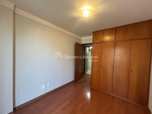 Imagem Este amplo apartamento conta com 3 dormitórios, sendo 1 suíte com sacada, sala para 2 ambientes ta...