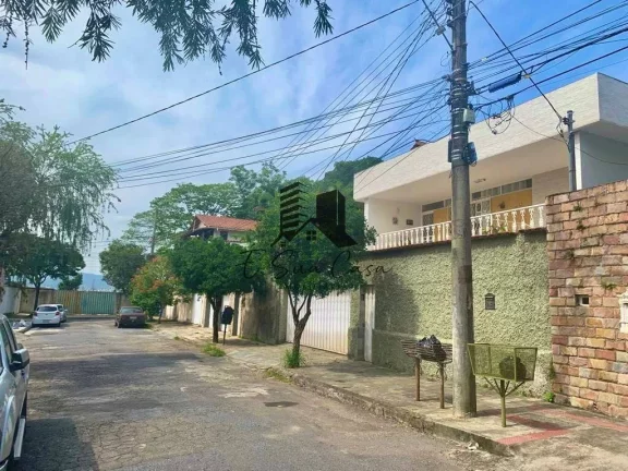 Imagem Casa de quatro quartos no bairro Santa Maria