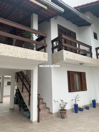 Imagem Casa Mobiliada e Equipada à Venda com 08 Dormitórios sendo 02 Suítes Localizada no Bairro das Nações em Balneário Camboriú - SC