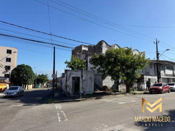Imagem Casa com 7 dormitórios à venda, 641 m² por R$ 895.000,00 - São João Do Tauape - Fortaleza/CE