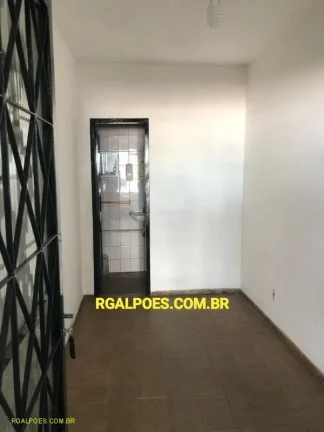Imagem Galpão para Locação em DUQUE DE CAXIAS, Jardim Primavera, 2 banheiros
