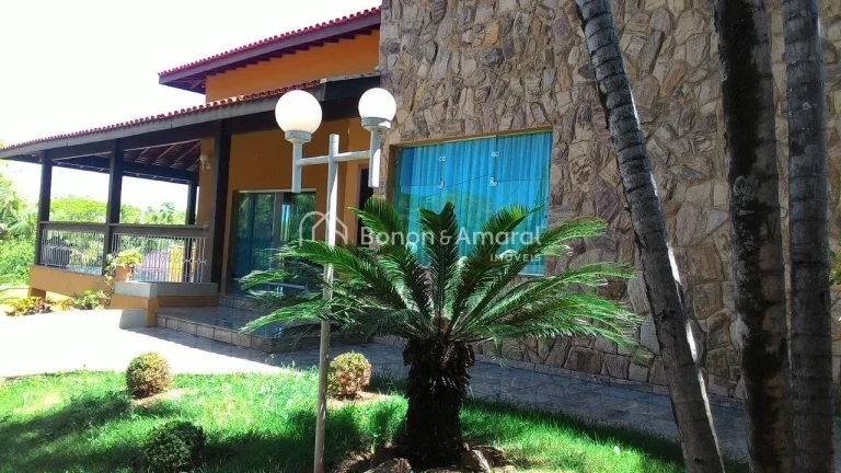Imagem Imponente residência em zona comercial