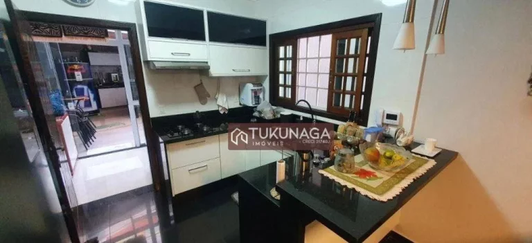 Imagem Sobrado com 3 dormitórios à venda, 252 m² por R$ 1.060.000,00 - Parque Renato Maia - Guarulhos/SP
