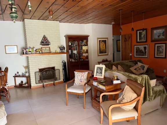 Imagem Vendo esta luxuosa casa no bairro Conego . Nova Friburgo.