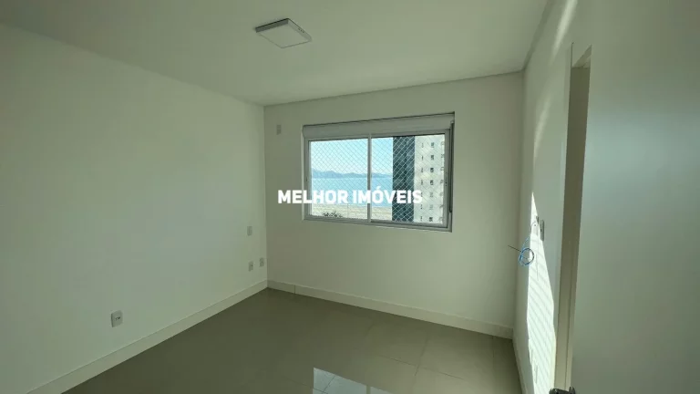 Imagem Apartamento Semi Mobiliado com 04 dormitórios, localizado na Barra Sul de Balneário Camboriú.