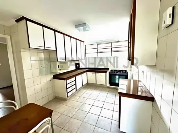 Imagem Apartamento para modernização no Jardim Paulista: 3 Quartos, 1 Suíte, 3 Salas, 3 Banheiros, 2 Vagas, 210m². Venha Conhecer!