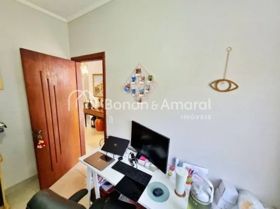 Imagem Linda casa térrea a venda, localizada em uma bela avenida arborizada da Cidade Universitária, pró...