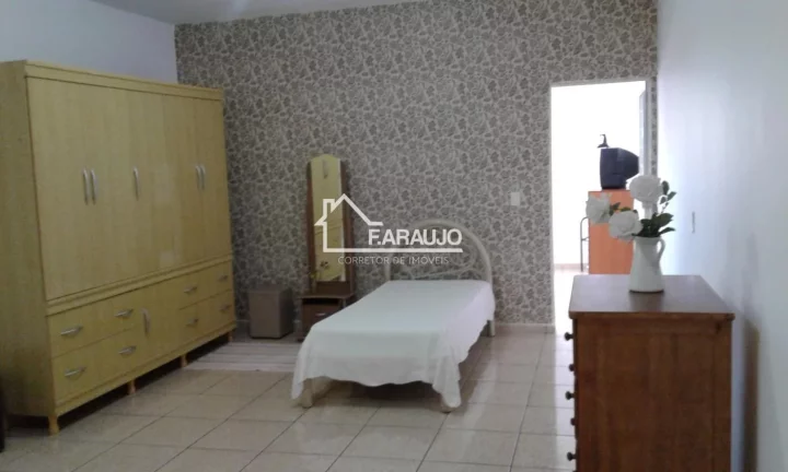 Imagem Casa à venda em Jardim Ana Maria com 234m² 3 quartos, 2 vagas