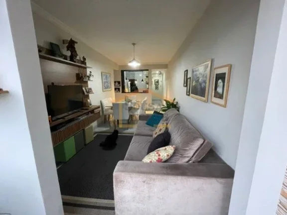 Imagem Excelente apartamento, todo reformado, 2 dormitórios, sendo 1 suíte, cozinha americana com armári...