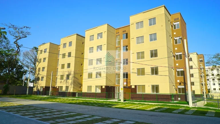 Imagem Apartamento à venda no Rio de Janeiro-RJ, bairro Camorim: 2 quartos, 1 sala, 1 banheiro, 1 vaga de garagem, 45m² de área.