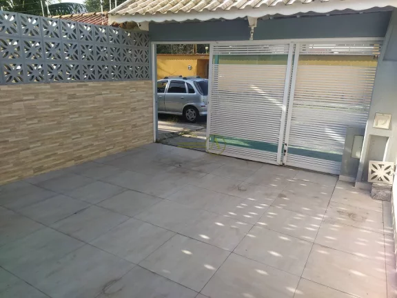 Imagem Casa á 700m da Praia, 2 dorms toda reformada à venda em Peruíbe
