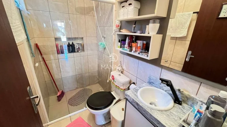 Imagem Casa 2 quartos, 2 garagens, fogão à lenha e churrasqueira, Quinta dos Açores