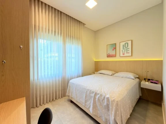 Imagem Casa 4 Dormitórios - Bairro Centro