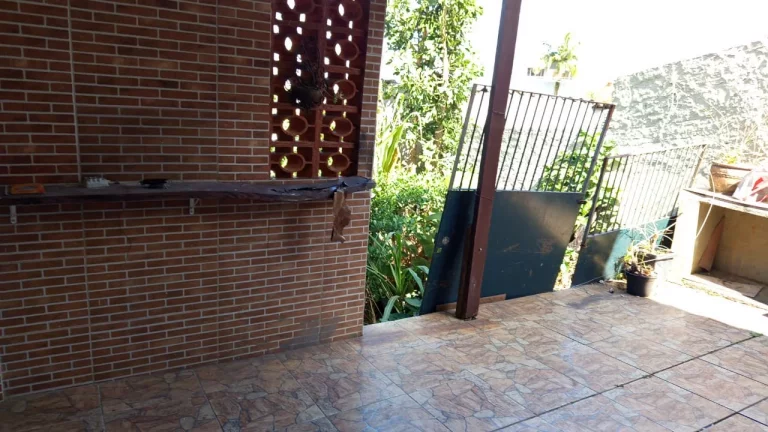Imagem VENDO CASA COM QUINTAL NO BAIRRO CAMPO GRANDE!