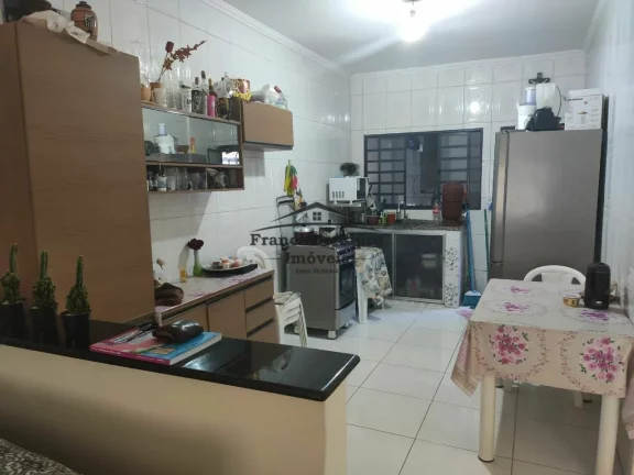 Imagem Casa à venda no bairro Jardim Esperança - Guaratinguetá/SP