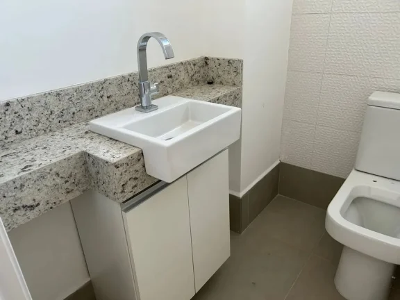 Imagem Imóvel de Luxo no Centro de Tatuí-SP: Apartamento com 3 suítes, 3 salas, 4 banheiros e 2 vagas de garagem!