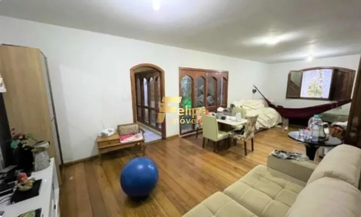 Imagem NÃO PERCA TEMPO E VENHA CONHECER ESTA LINDA E ENORME CASA DE 02 PAVIMENTOS NA ENSEADA DO SUÁ EM VITÓRIA/ES!