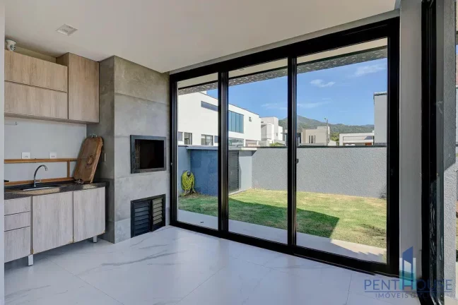 Imagem Casa em Condomínio para Venda em Camboriú, Santa Regina, 3 dormitórios, 3 suítes, 4 banheiros, 4 vagas