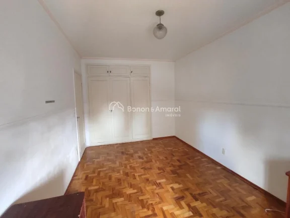 Imagem Amplo apartamento com 3 quartos, sendo 1 suíte, sala com 2 ambientes, cozinha planejada, área de s...