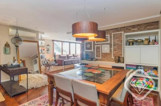 Imagem Apartamento Exclusivo com Terraço e Vista para o Pôr do Sol

Brilhante Imóveis apresenta um apart...