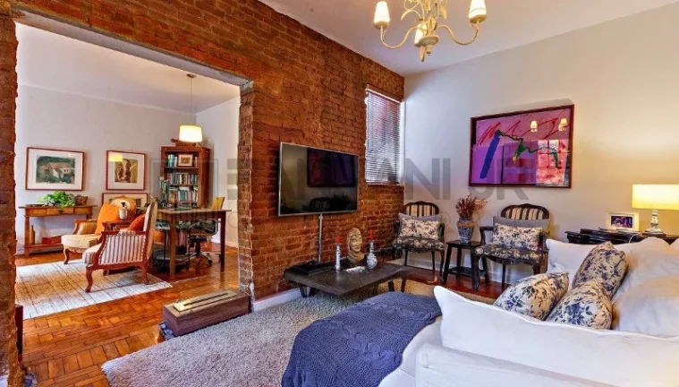 Imagem Casa estilo Farm House para Locação no Jardim Paulista - São Paulo-SP: 3 Quartos, 1 Suíte, 4 Salas, 4 Banheiros, 2 Vagas, 223m².