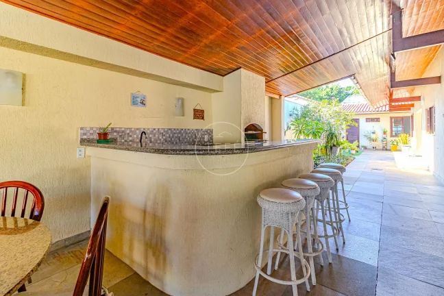 Imagem CASA LINEAR com 4 DORMITÓRIOS e 600m² de terreno no RIOMAR - Barra da Tijuca