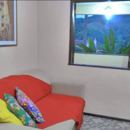 Imagem Vendo esta linda casa no centro de Lumiar - Nova Friburgo.