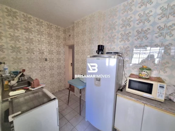 Imagem PITANGUEIRAS- UMA QUADRA DO MAR , GARAGEM DEMARCADA NO PRÉDIO , LOCALIZAÇÃO ESPETACULAR.