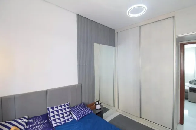 Imagem Esta ampla casa de aproximadamente 180 m² oferece um ambiente acolhedor, funcional e muito bem dist...