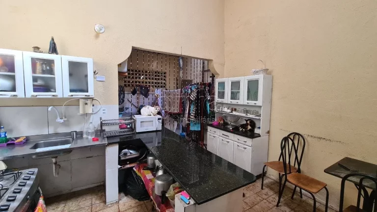 Imagem Com terreno de 60m² no centro de Fortaleza, entre as Ruas Major Facundo e Rua Floriano Peixoto, atr...