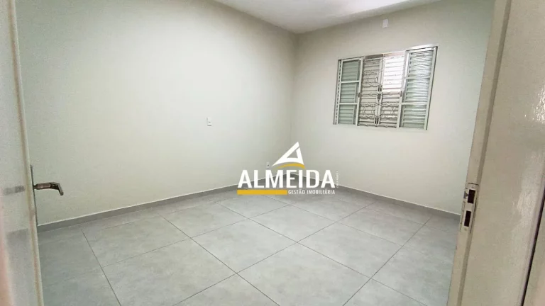 Imagem Casa com 3 dormitórios para alugar, 155 m² por R$ 2.674,00/mês - Centro - Rio Claro/SP